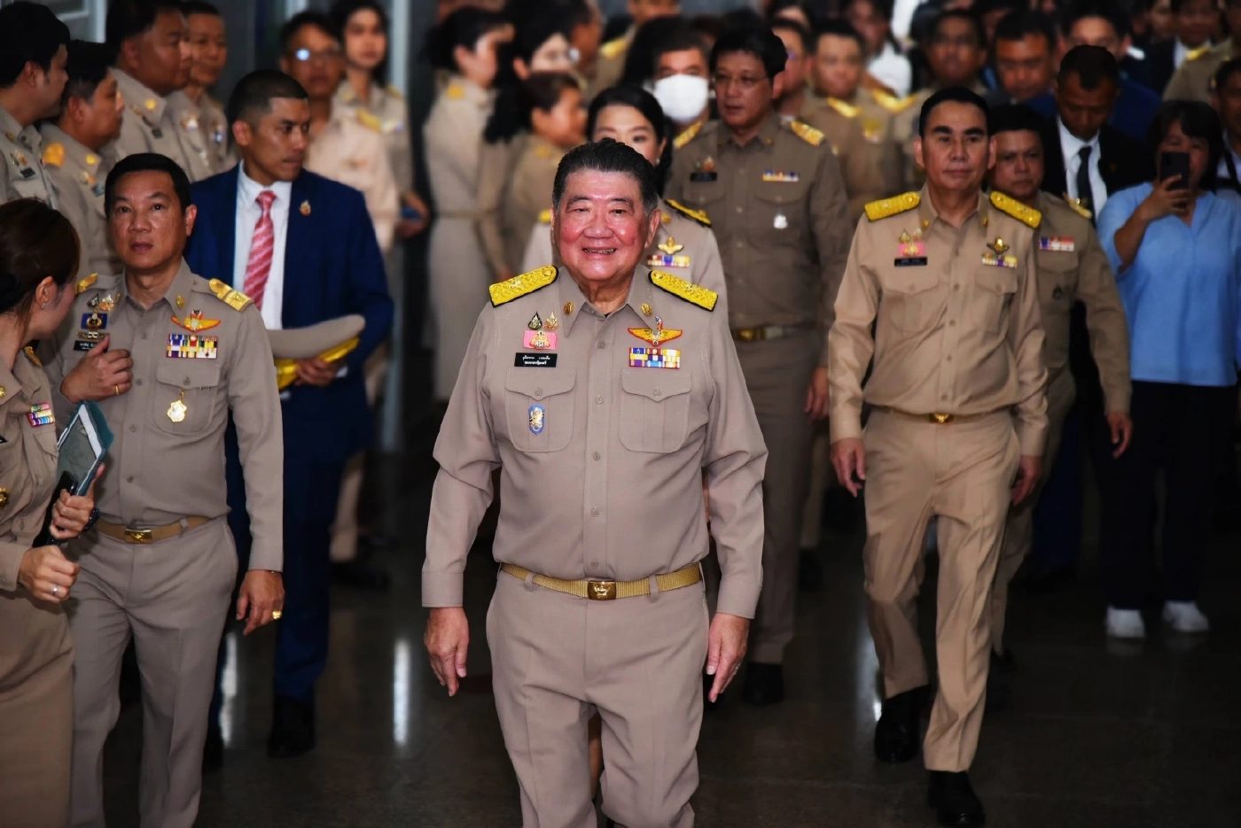 “ภูมิธรรม​“ ย้ำใช้มาตรการเดิม​ ไม่มีผ่อนปรนเข้า-ออกข้ามแดนไทย-กัมพูชา​ มอบอำนาจ ”บิ๊กเล็ก“ ​เบ็ดเสร็จ