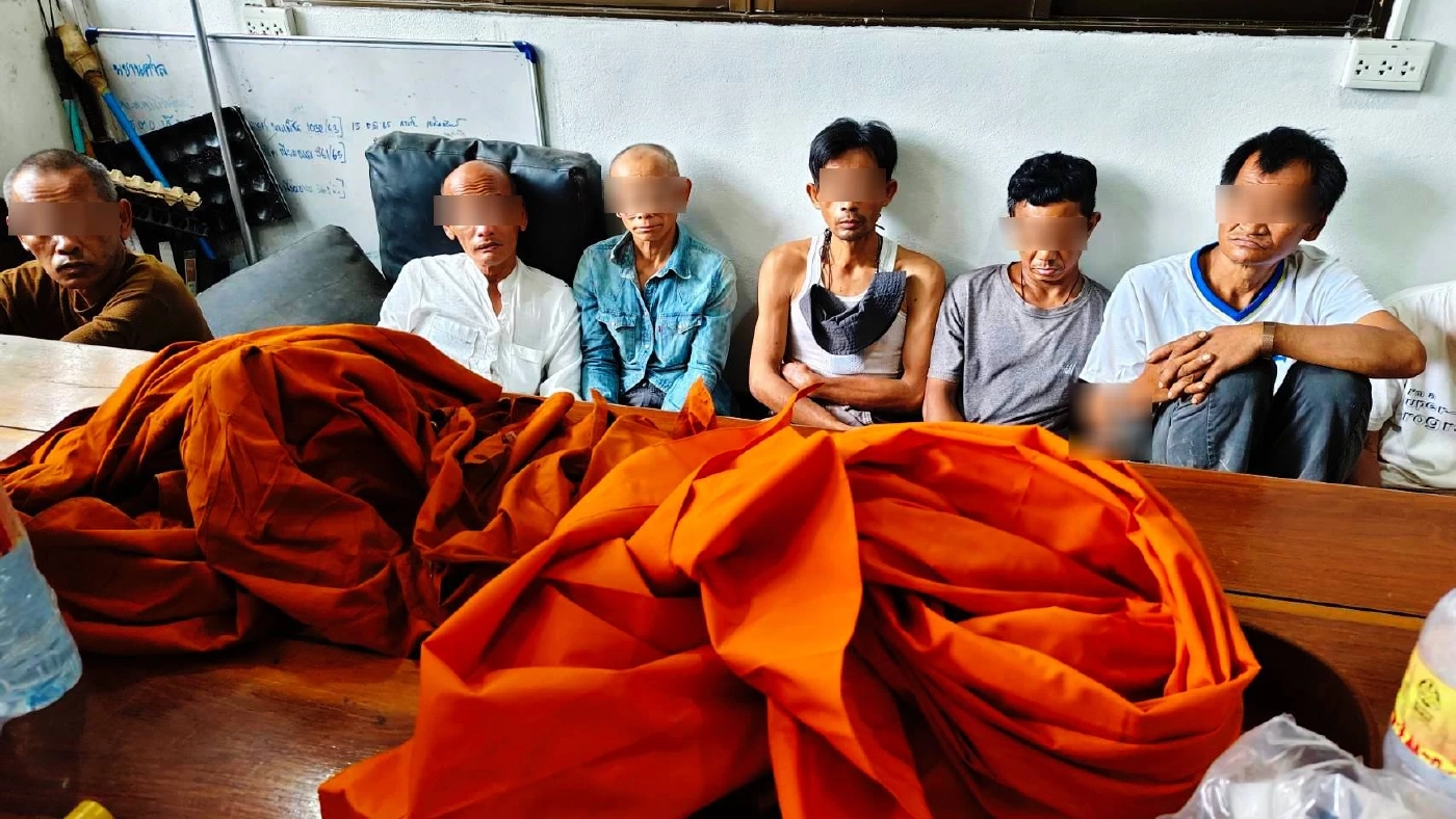 ตำรวจกบินทร์บุรี จับ 3 พระ 7 ฆราวาส ใช้วัดเป็นแหล่งมั่วสุม เสพยาเสพติด คาจีวร