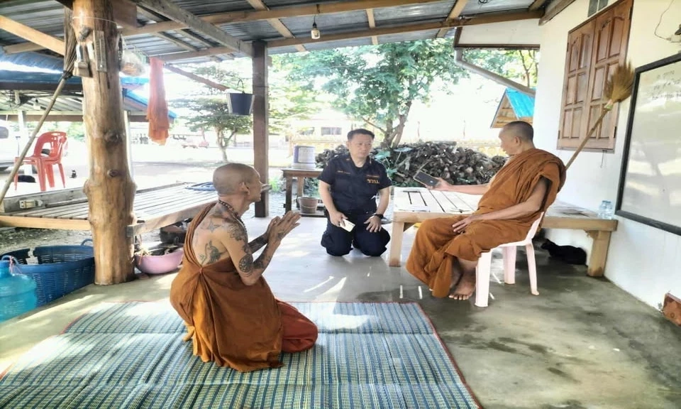 จับพระจำพรรษาเปรี้ยวปากอยากกินเหล้า เมาจนได้เรื่อง!