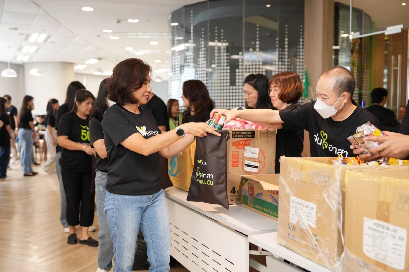 AIS เคียงข้างคนไทยในสถานการณ์ชายแดนไทย–กัมพูชา  ส่งถุงยังชีพ–เสริมระบบสื่อสาร พร้อมดูแลลูกค้าเต็มกำลัง