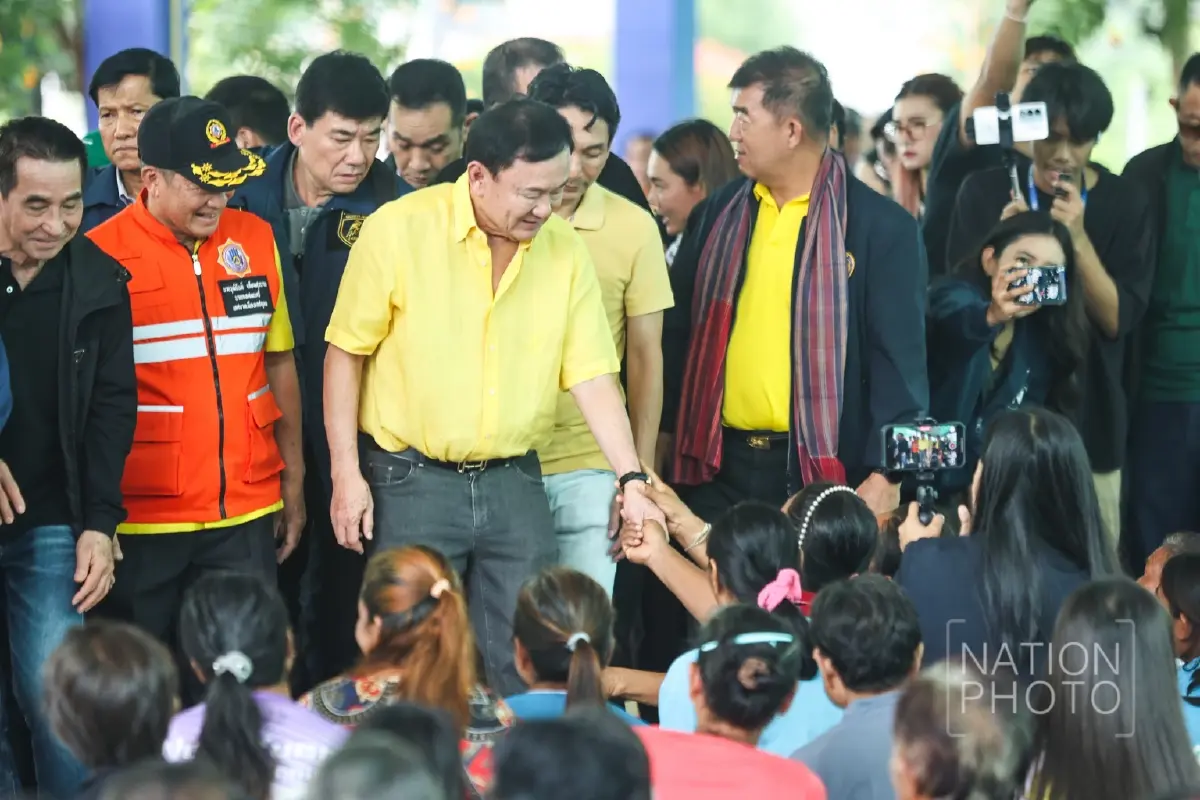 “ทักษิณ” ให้กำลังใจ ผู้อพยพจากการสู้รบ ชาวอุบลฯ ในวันเกิด