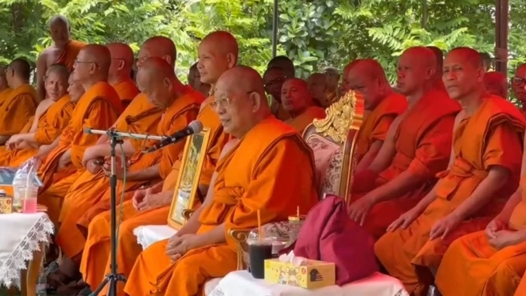 เจ้าคณะภาค 3 มอบบ้านผู้ยากไร้ ตามโครงการสังฆประชานุเคราะห์