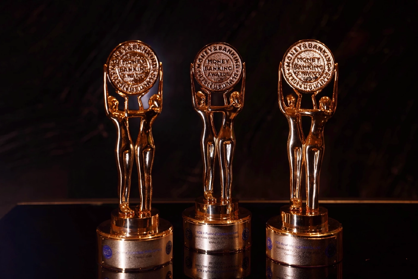 ‘กลุ่มเอสซีบีเอกซ์’ คว้า 3 รางวัลเกียรติยศ Money & Banking Awards 2025