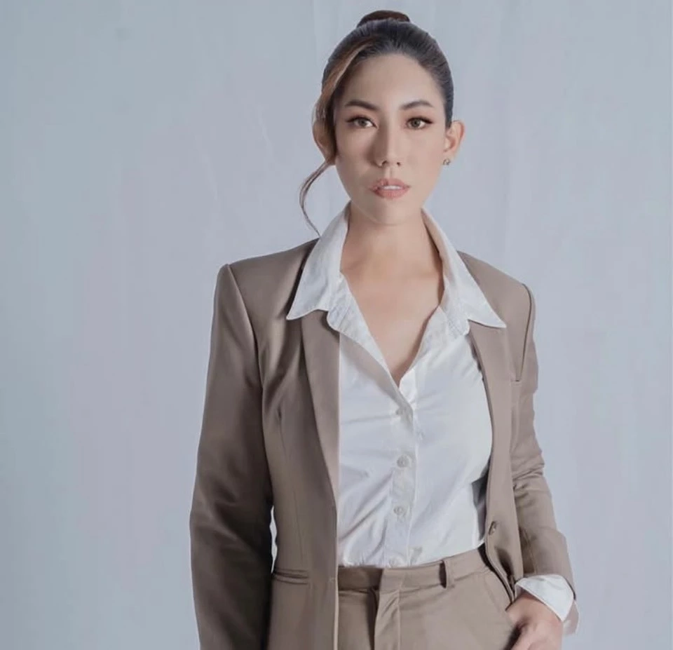 คุณอั้ม พิชญ์ศุธางศุ์ ไขแสงทอง 