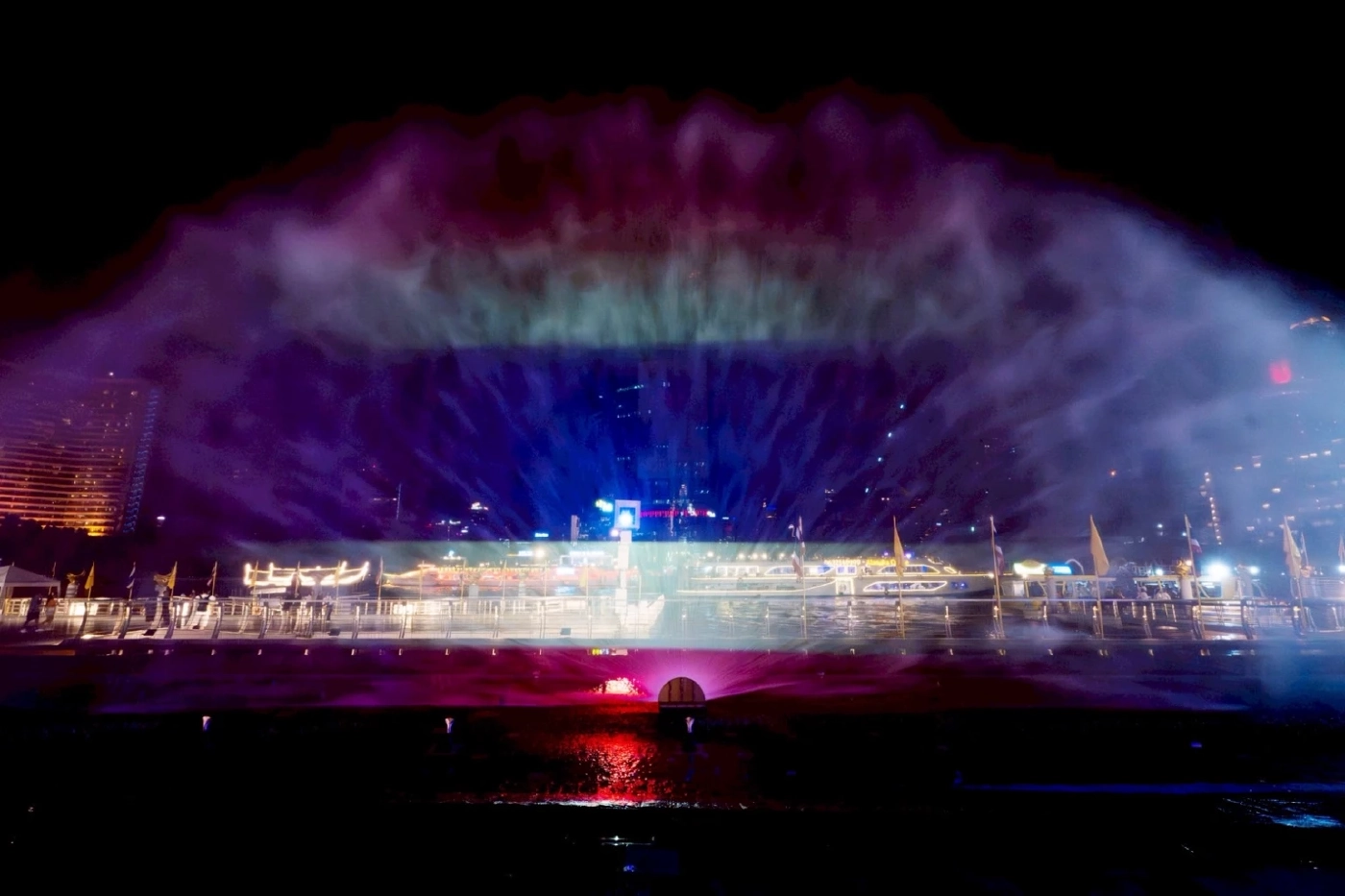 สยามพิวรรธน์แสดงพลังความเป็นไทย ร่วมส่งแรงใจให้เหล่าทหารกล้า  และพี่น้องชาวไทยที่ได้รับผลกระทบจากสถานการณ์พื้นที่ชายแดน