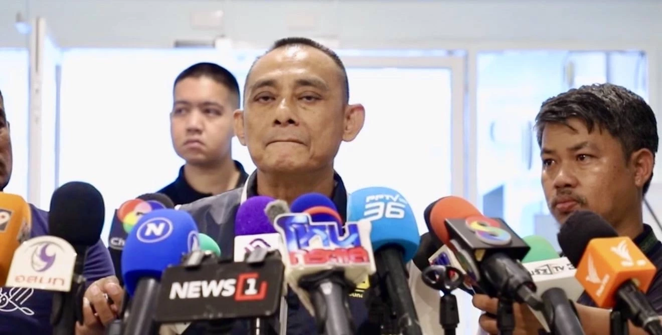 "แม่สีกากอล์ฟ" เหวี่ยงนักข่าว หงุดหงิด หลังถูกรุมถาม เตรียมหิ้วฝากขังพรุ่งนี้