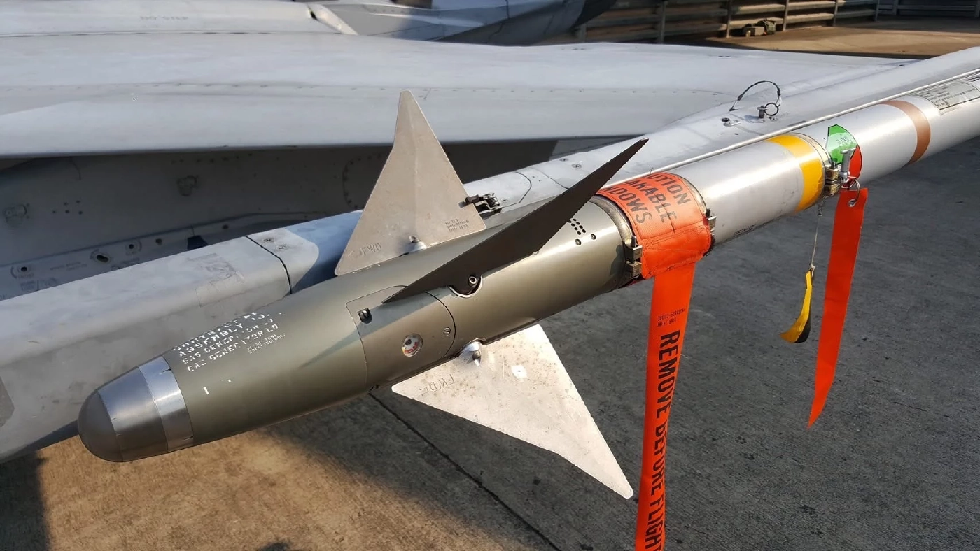 ครั้งแรกในประวัติศาสตร์ ! “กริพเพน” ขึ้นทำการรบ-ใช้อาวุธจริง