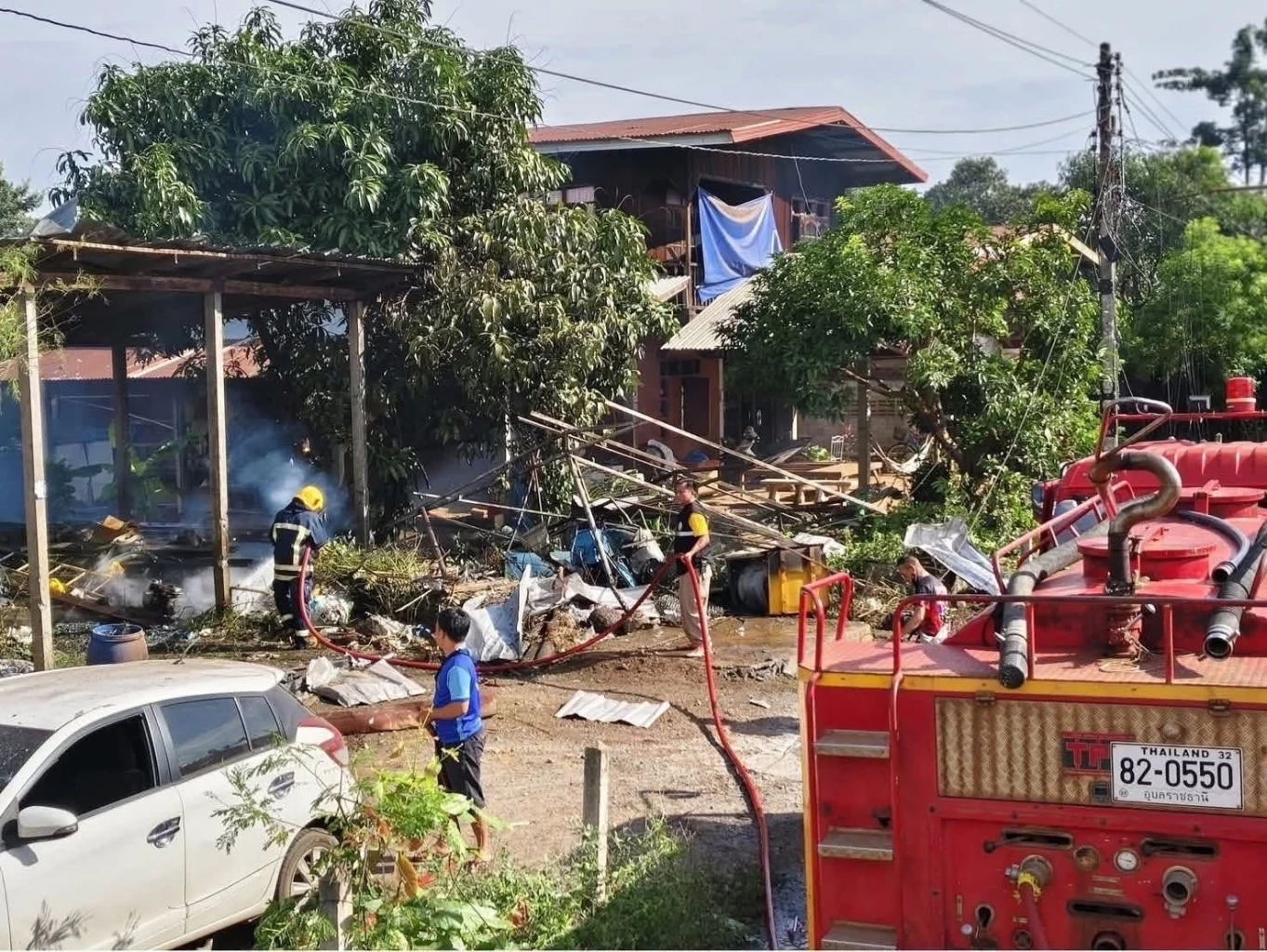 ล็อกเป้า “ราษฎร” เขมรถล่มไม่เลิก บ้านเรือนคนไทยที่น้ำยืนเสียหาย