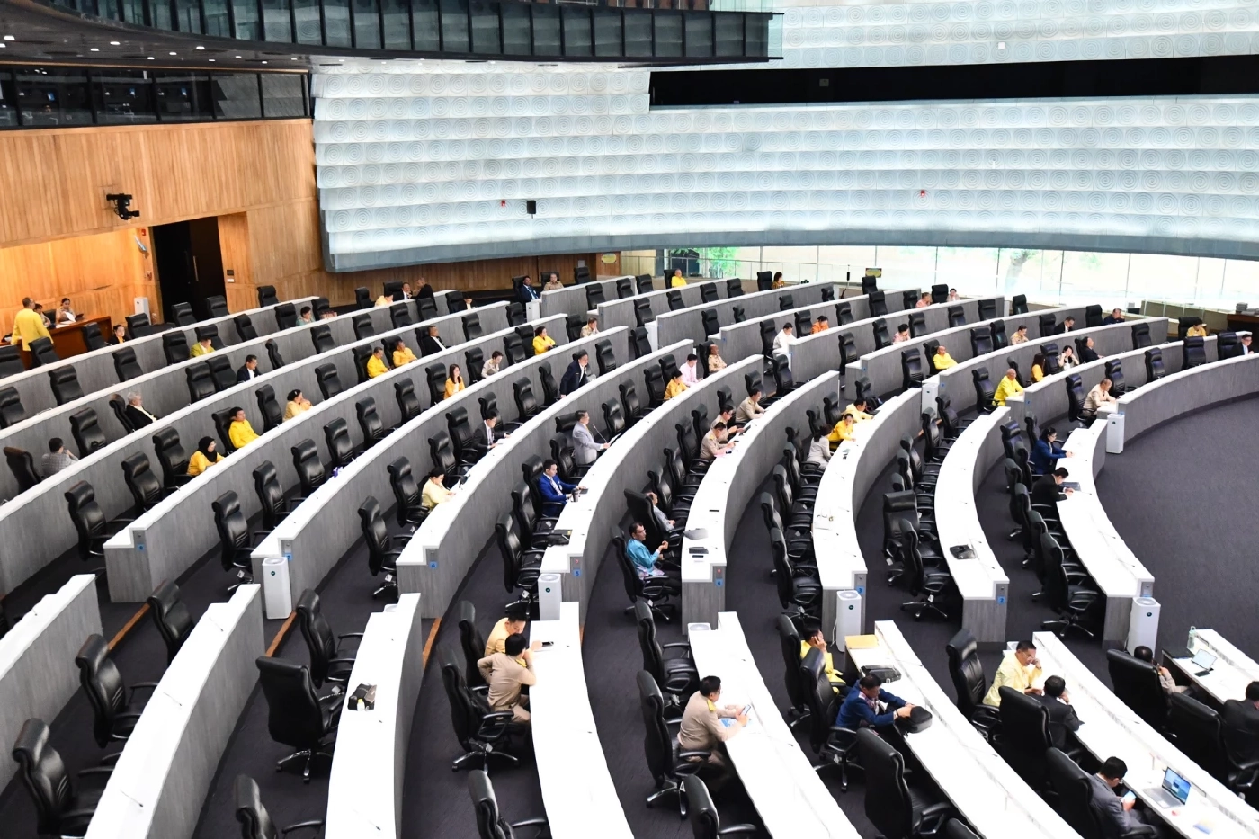 สภาสูง ค้านชะลอเลือก กก.องค์กรอิสระ หลัง ปิดห้องลับ! ถกความเห็น