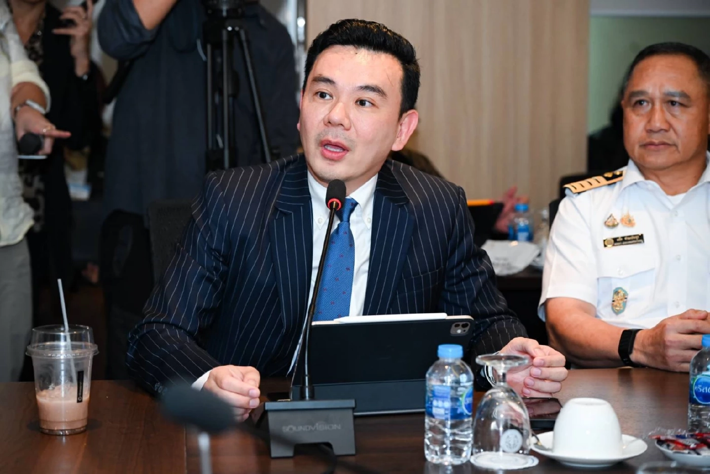 กต.เตรียมแผนช่วยคนไทยในกัมพูชา - 'มาริษ' แจงโลกเขมรไม่จริงใจ