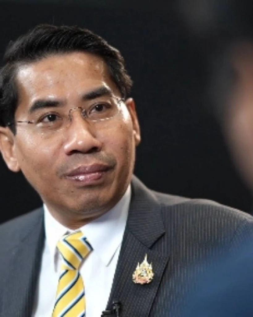 ดร.ณัฏฐ์ หรือ ดร.ณัฐวุฒิ วงศ์เนียม นักกฎหมายมหาชน