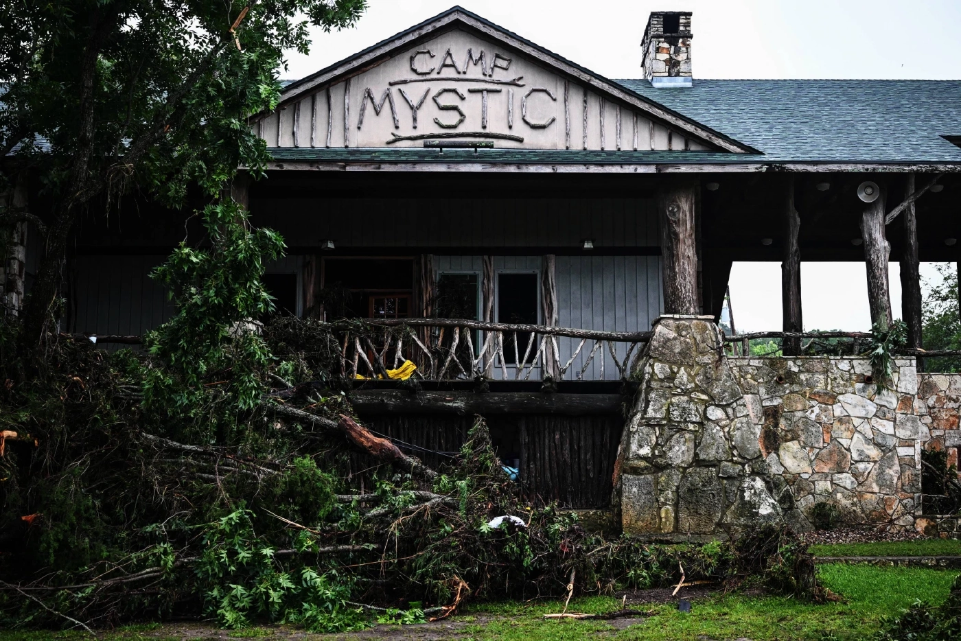 เร่งค้นหาเด็กหายกว่า 20 คน สูญหายหลัง "พายุ" ถล่มค่ายใน "รัฐเท็กซัส"