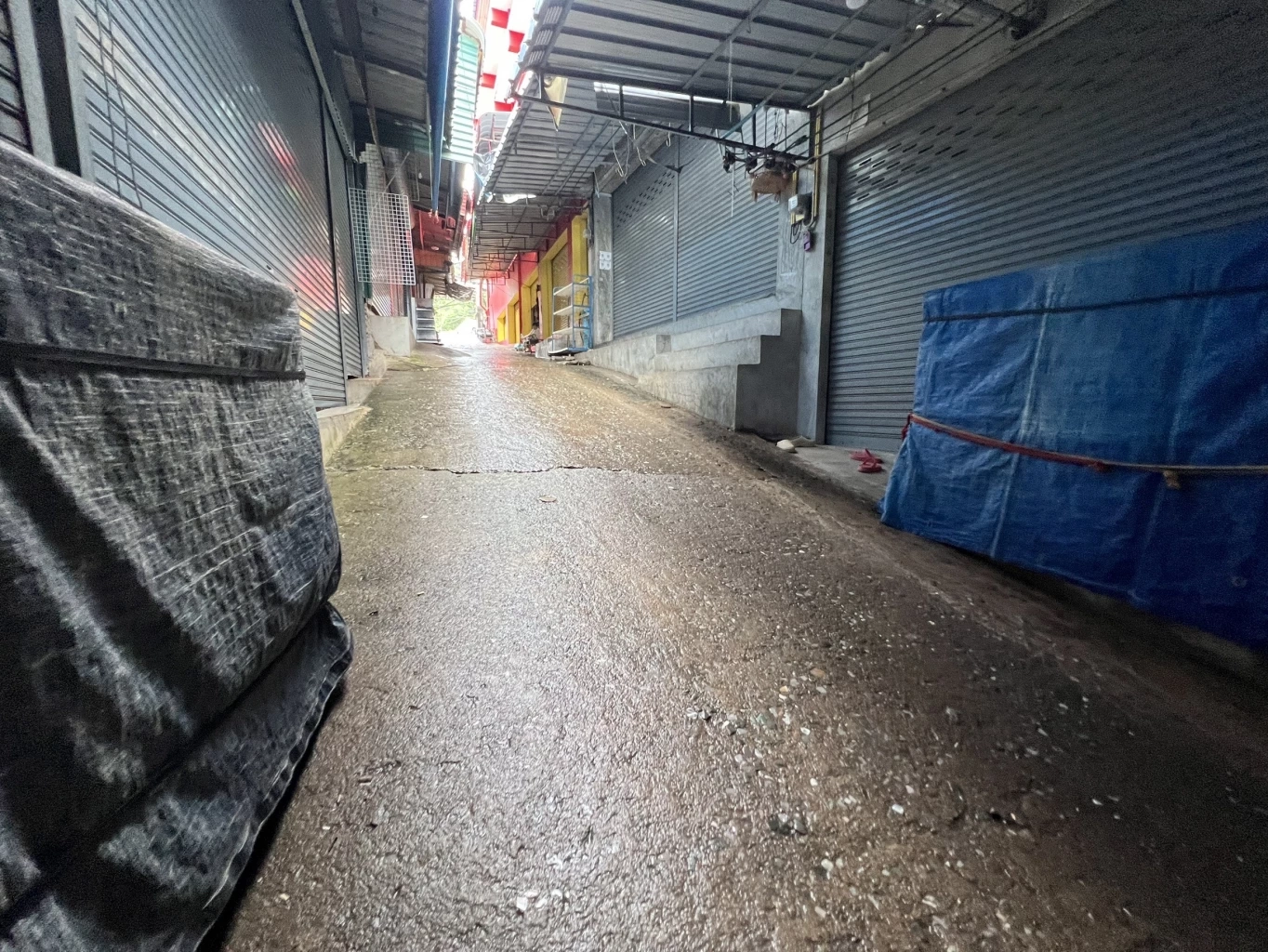 เข้าสู่วันที่ 20 คุมเข้มชายแดนตราด ตลาดค้าชายแดนริมทะเล เหลือเปิดร้านเดียว