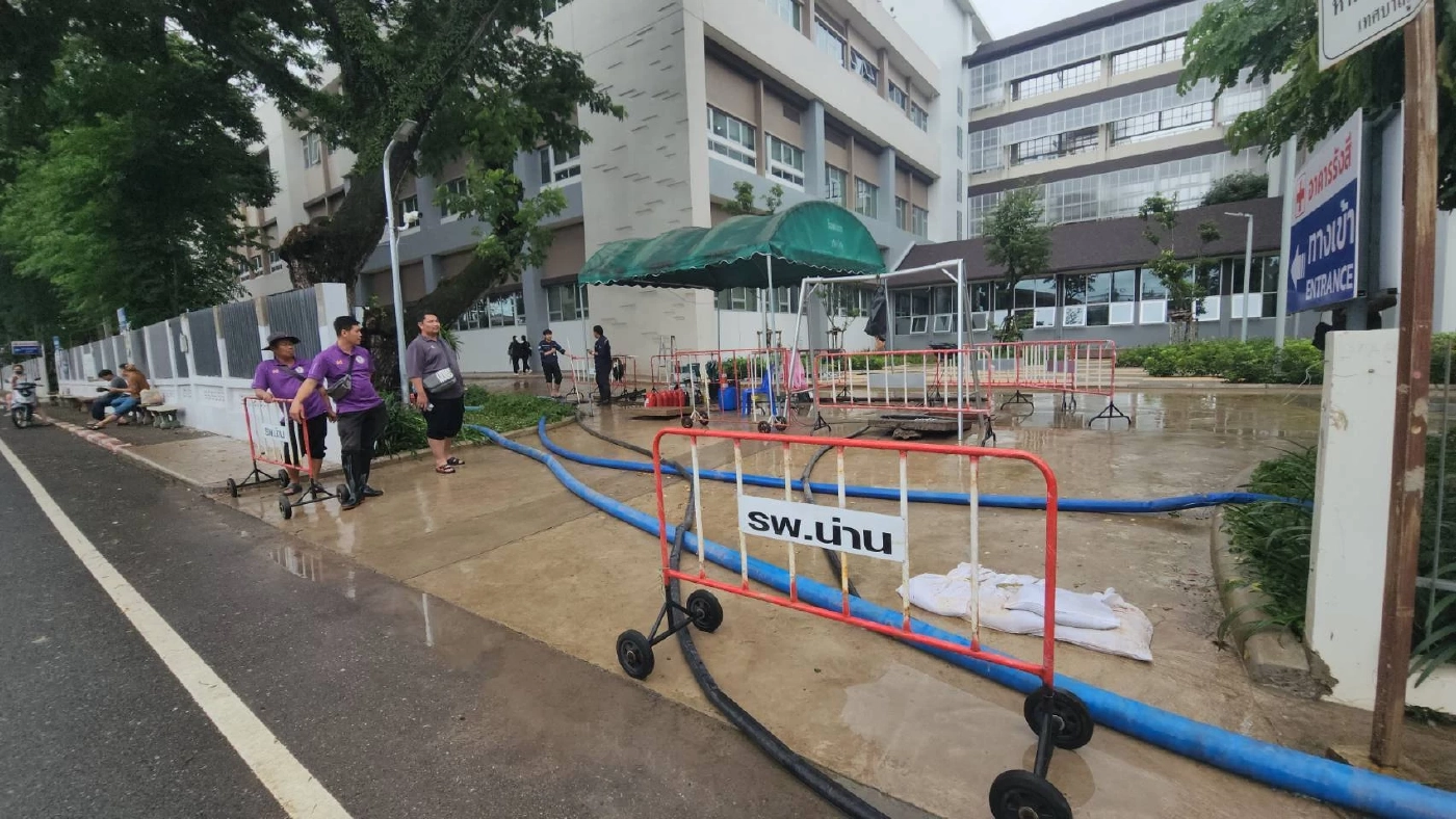 ด่วน! เมืองน่านจมบาดาล ท่วมชุมชน-ย่านเศรษฐกิจ ต้องใช้เรือสัญจร