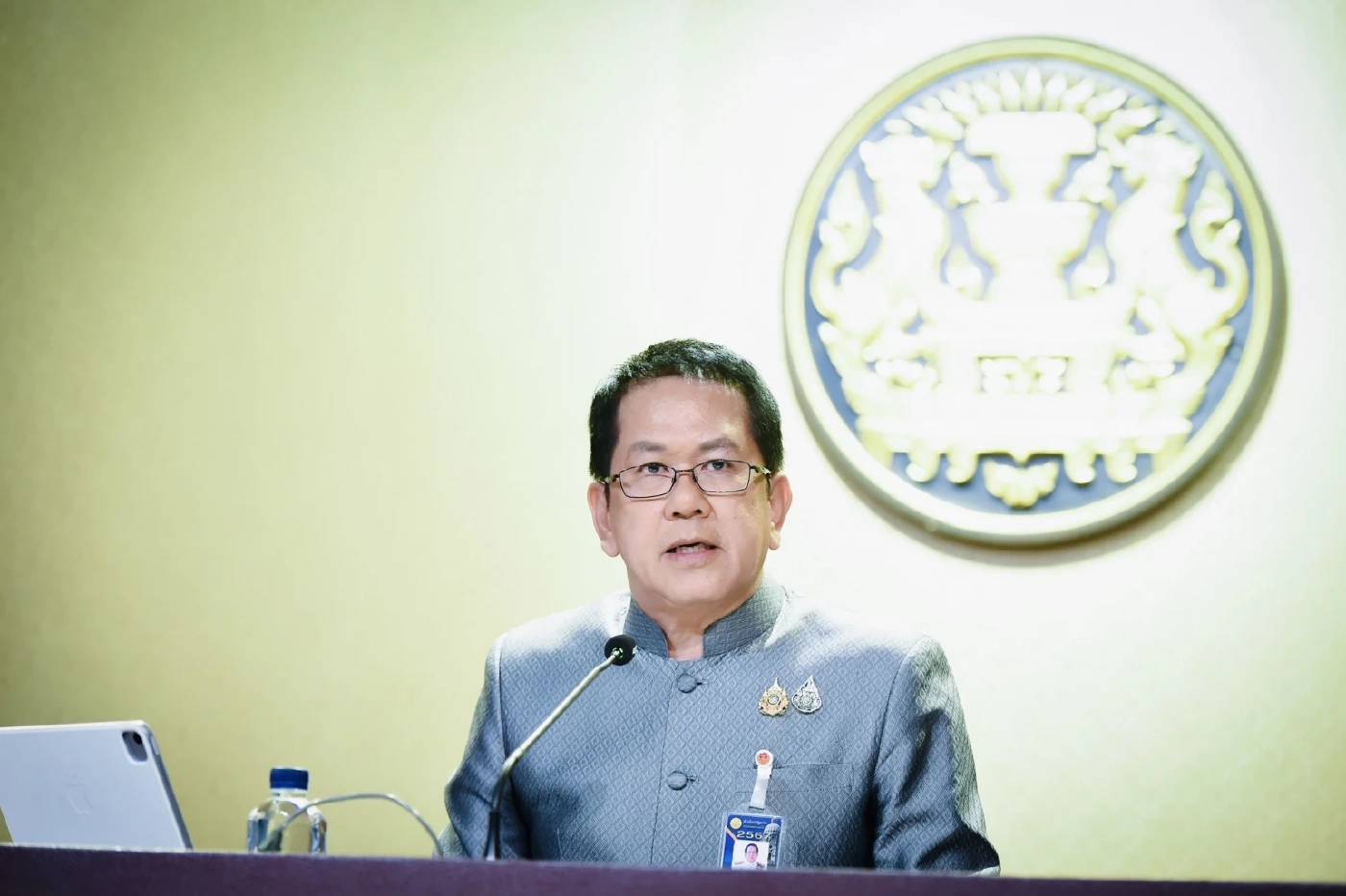 จิรายุ ห่วงทรัพย์