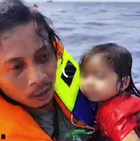 ไฟไหม้เรือเฟอร์รีโดยสารอินโดฯ ผู้โดยสารนับร้อยหนีตายอลหม่าน มีผู้เสียชีวิตอย่างน้อย 1 ราย