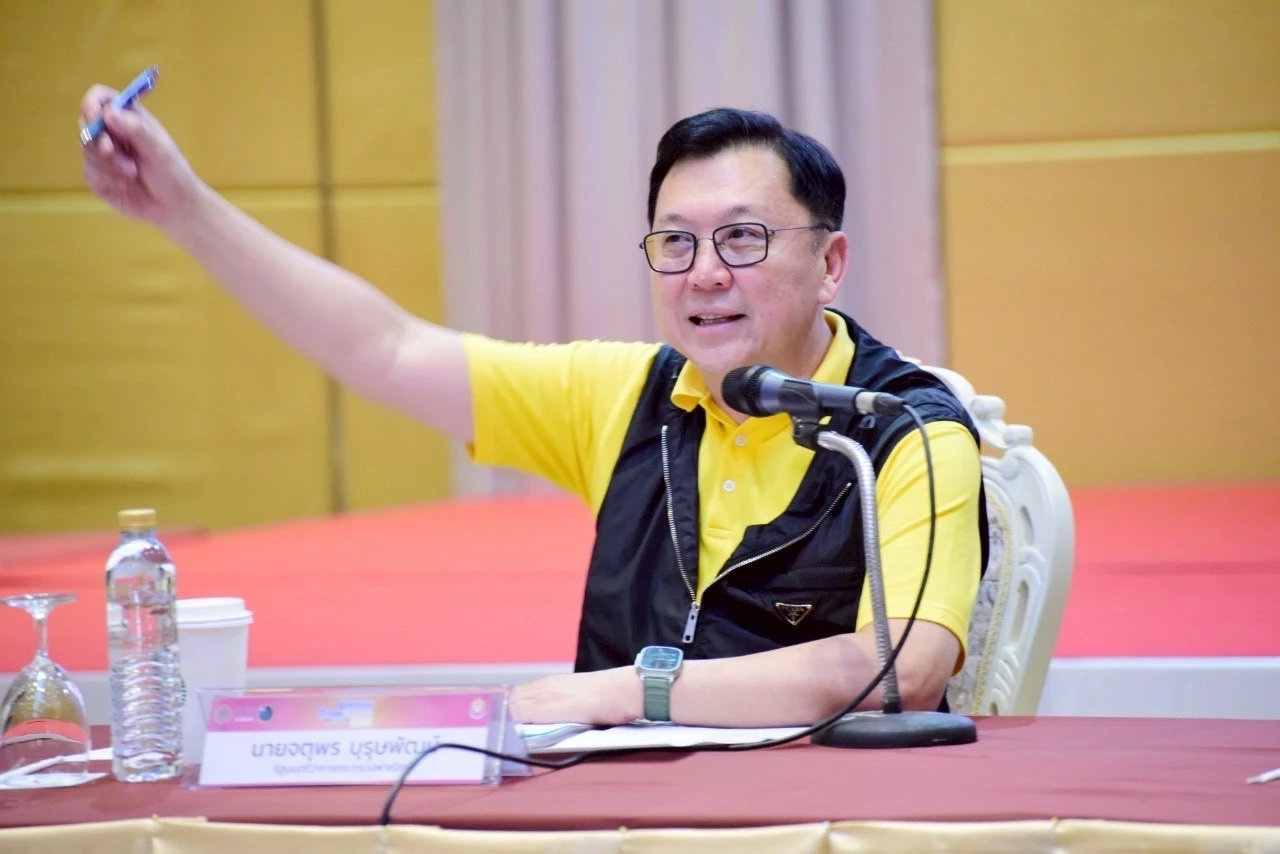 “จตุพร-ฉันทวิชญ์” นำทัพพาณิชย์ลุยหนองคายถกค้าชายแดน