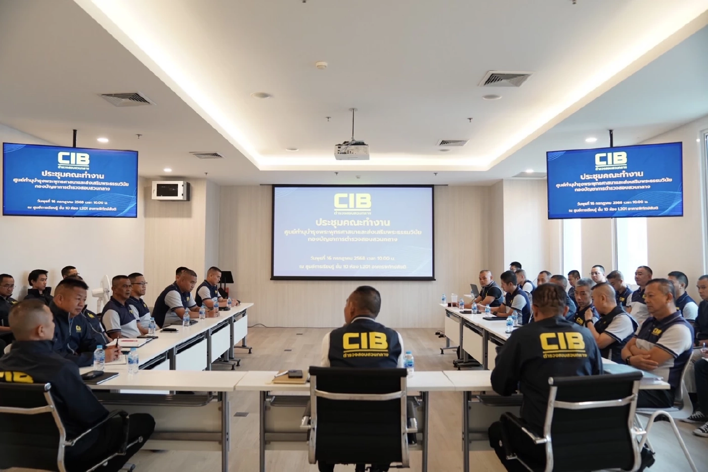 "แม่สีกากอล์ฟ" เหวี่ยงนักข่าว หงุดหงิด หลังถูกรุมถาม เตรียมหิ้วฝากขังพรุ่งนี้