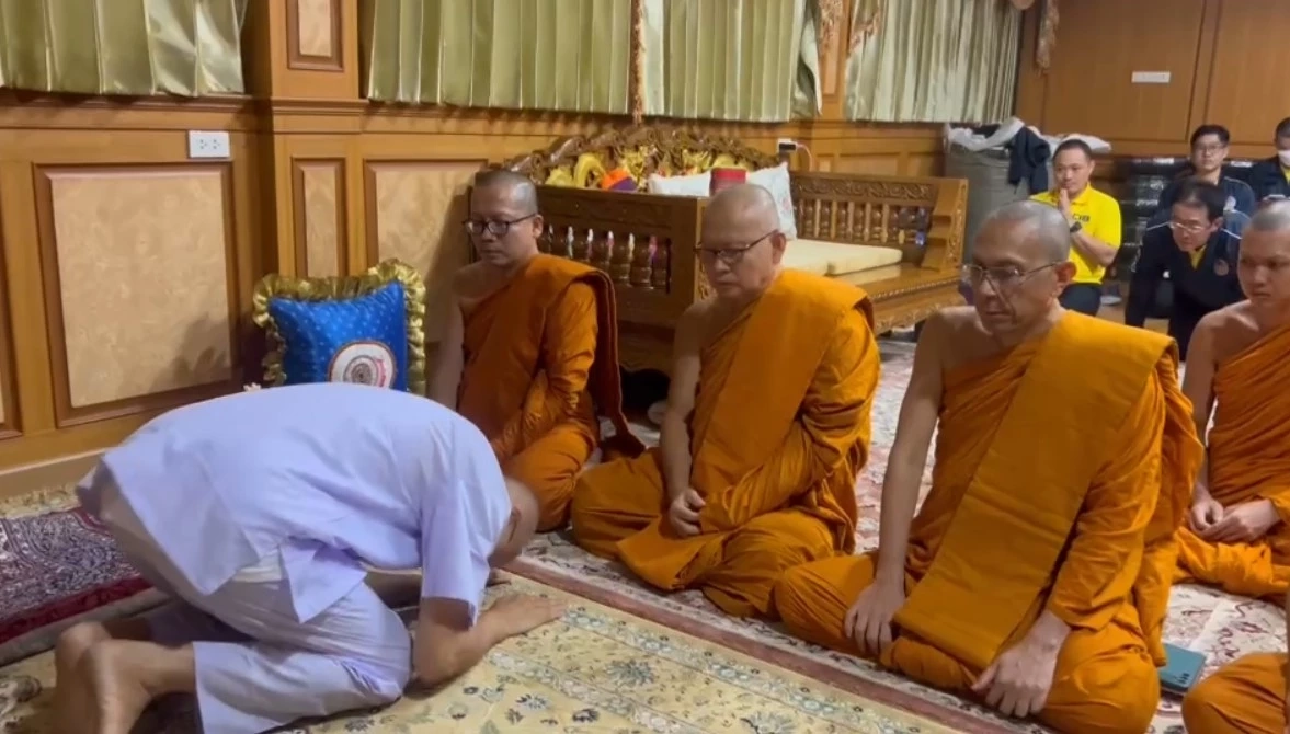 พระเทพพัชราภรณ์ ยอมสึก รับอ่อนต่อโลก โอนเงินให้ สีกากอล์ฟ 12.8 ล.