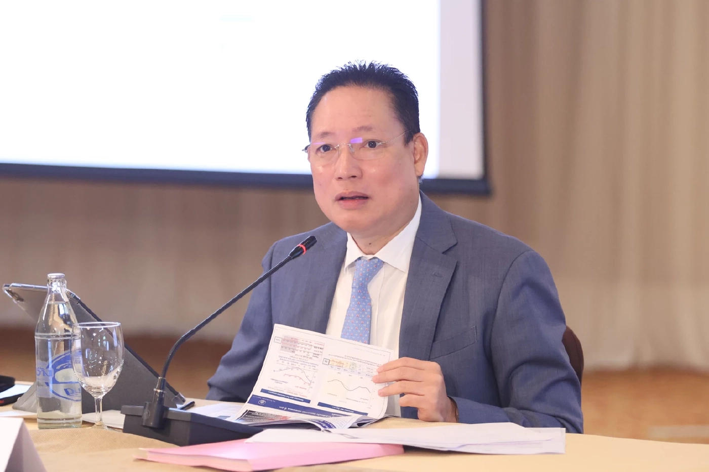 นายผยง ศรีวณิช ประธานกรรมการสมาคมธนาคารไทย