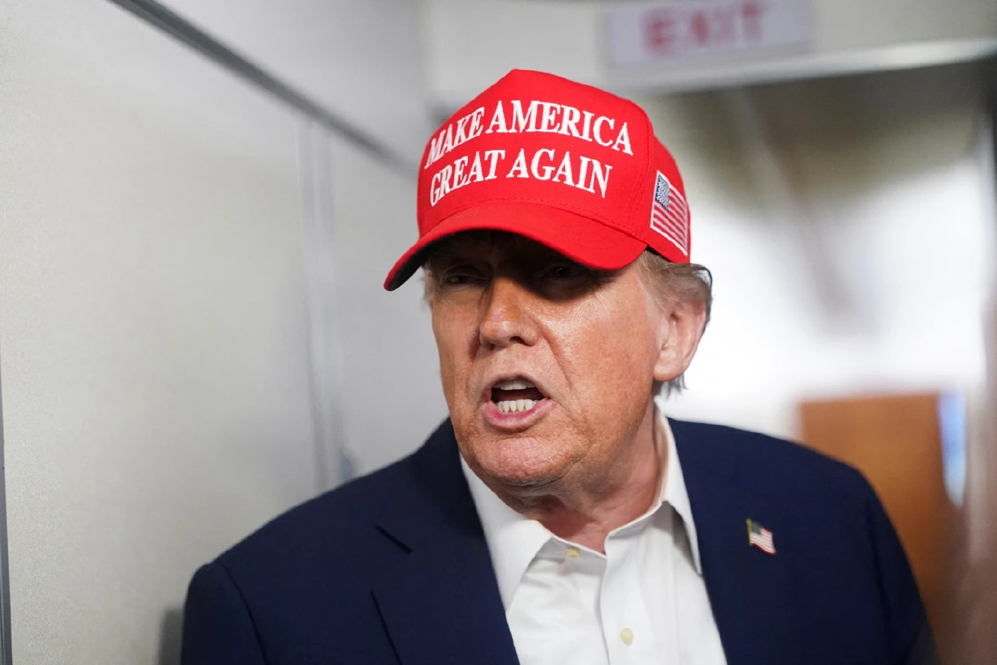 "ทรัมป์" ใช้ทฤษฎีคนบ้าเป็นกลไกบังคับโลก