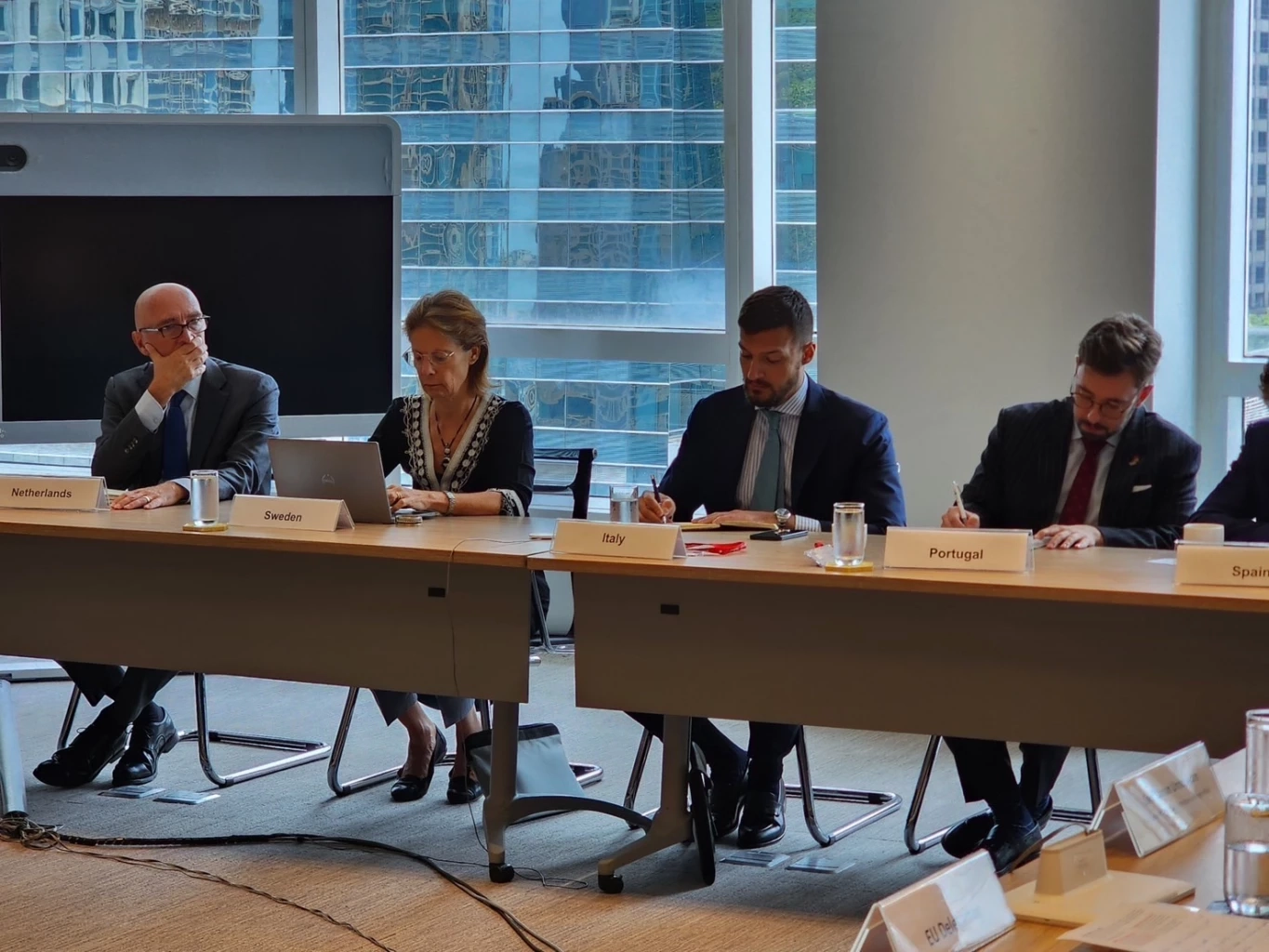 "สรัสนันท์" นำ "กมธ.ต่างประเทศ" เดินสายแจง "ทูตอังกฤษ-ยุโรป"