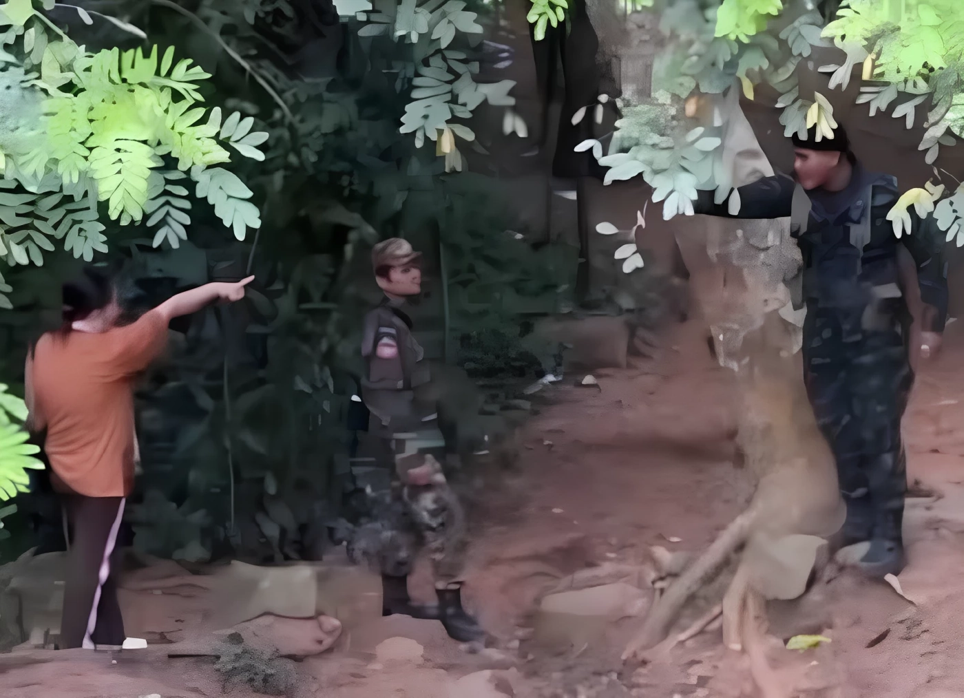 แห่แจ้งความเอาผิด "โมนิก้า" ชี้หน้าด่าทหารไทยที่ตาเมือนธม