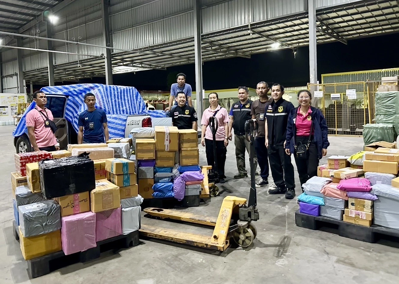 กรมศุลฯภ.4 กวาดล้างของเถื่อน บุหรี่ไฟฟ้า ยึดของกลาง 6.6 ล้าน