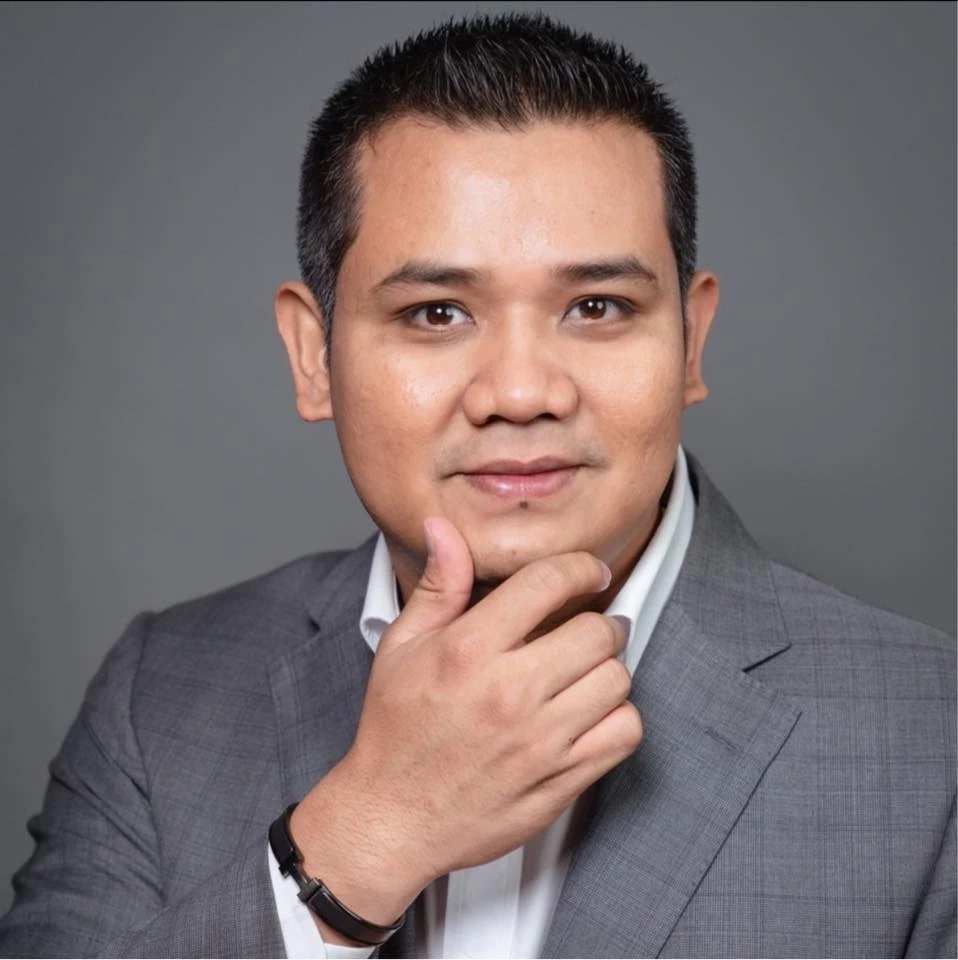  นายชัยชนะ เดชเดโช