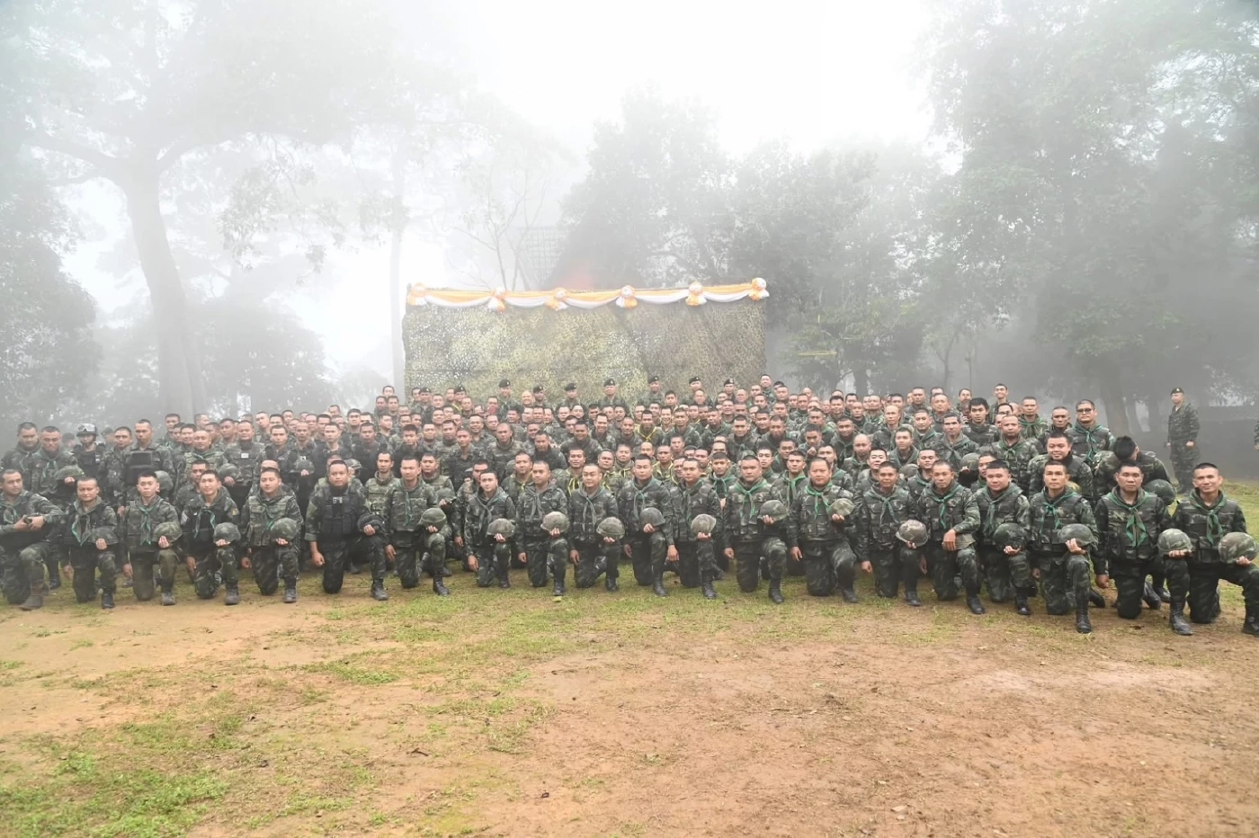 "แม่ทัพภาค 2" นำสิ่งของพระราชทานมอบให้ "ทหาร" ชายแดนไทย-กัมพูชา