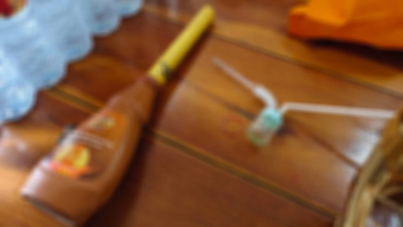 ตำรวจกบินทร์บุรี จับ 3 พระ 7 ฆราวาส ใช้วัดเป็นแหล่งมั่วสุม เสพยาเสพติด คาจีวร