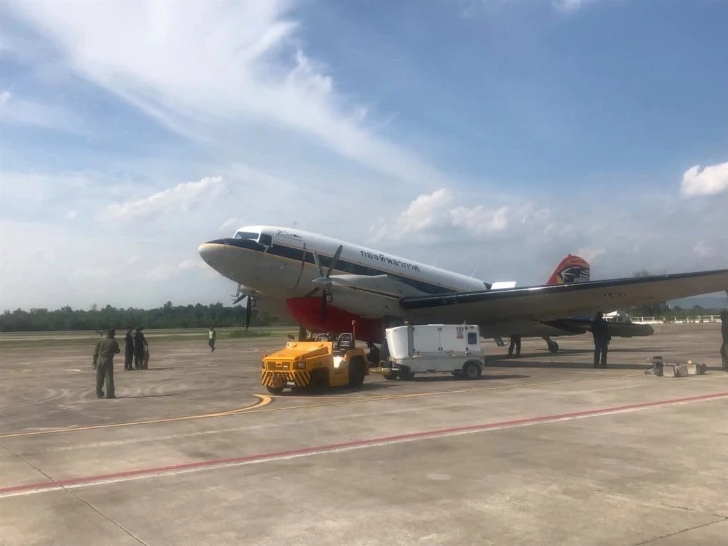 จับโป๊ะ! เมีย "ฮุน มาเนต" แชร์ภาพ ใส่ร้ายไทยใช้แก๊สพิษ ทอ. ชี้สารสีชมพู เป็นสารยับยั้งไฟป่า