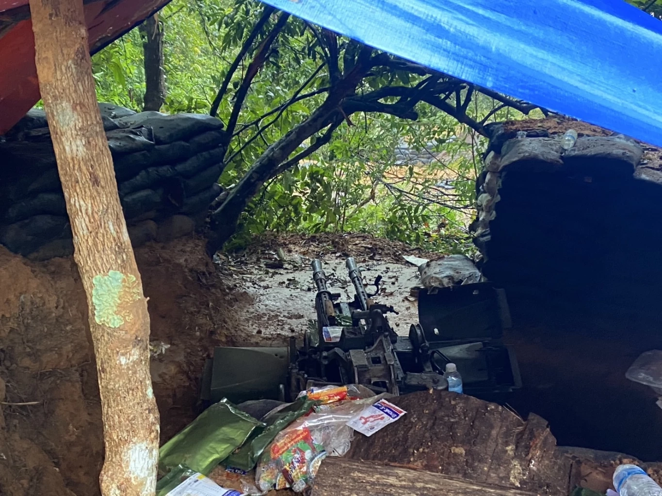 เปิดภาพคลังอาวุธทหารกัมพูชา สมรภูมิภูมะเขือ ทหารไทยยึด 11 รายการ