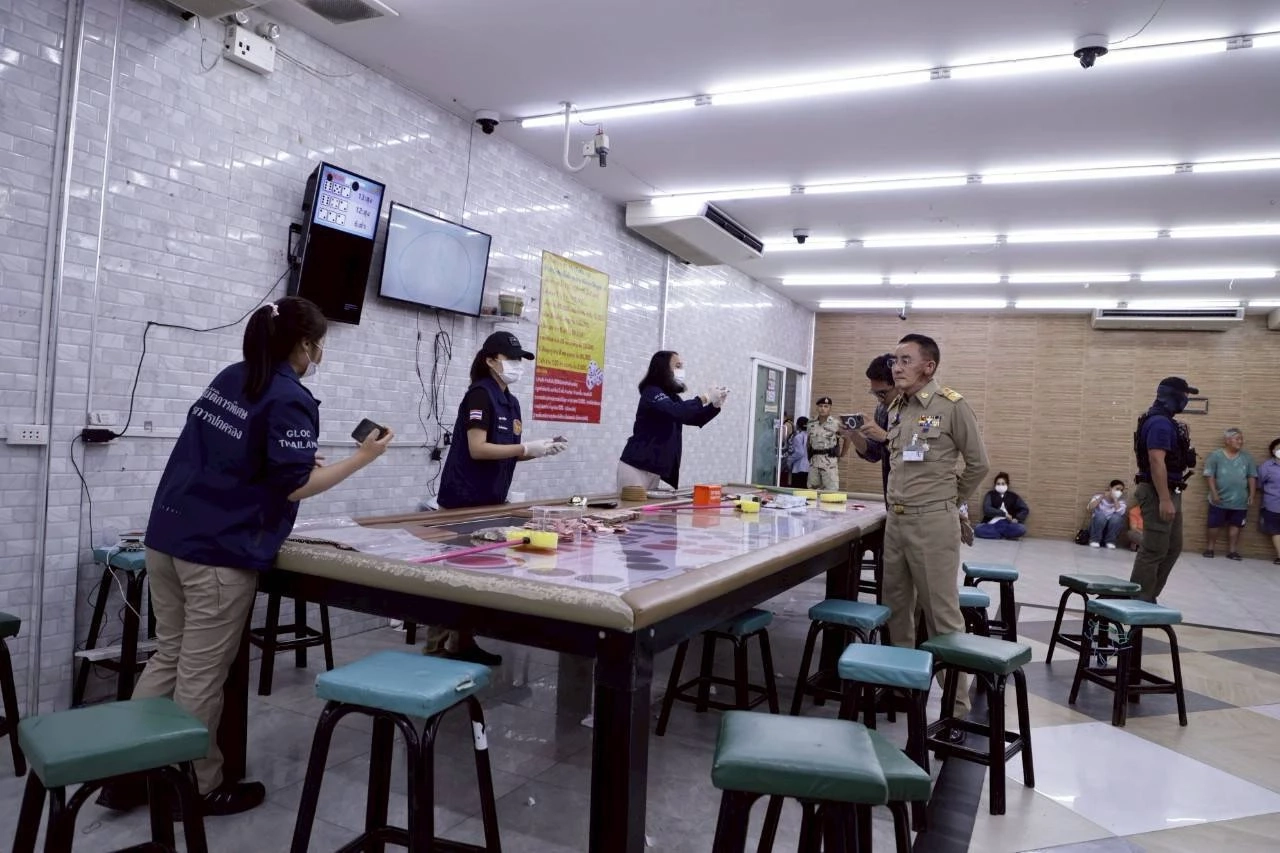 ด่วน! สั่งเด้ง 5 เสือ สน.บางเขน คืนนี้ เซ่นจับบ่อนสะพานใหม่