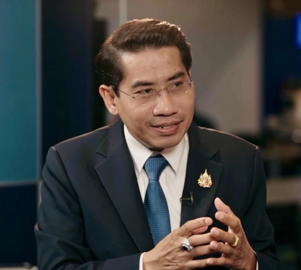  “ดร.ณัฏฐ์” หรือ ดร.ณัฐวุฒิ วงศ์เนียม นักกฎหมายมหาชน 