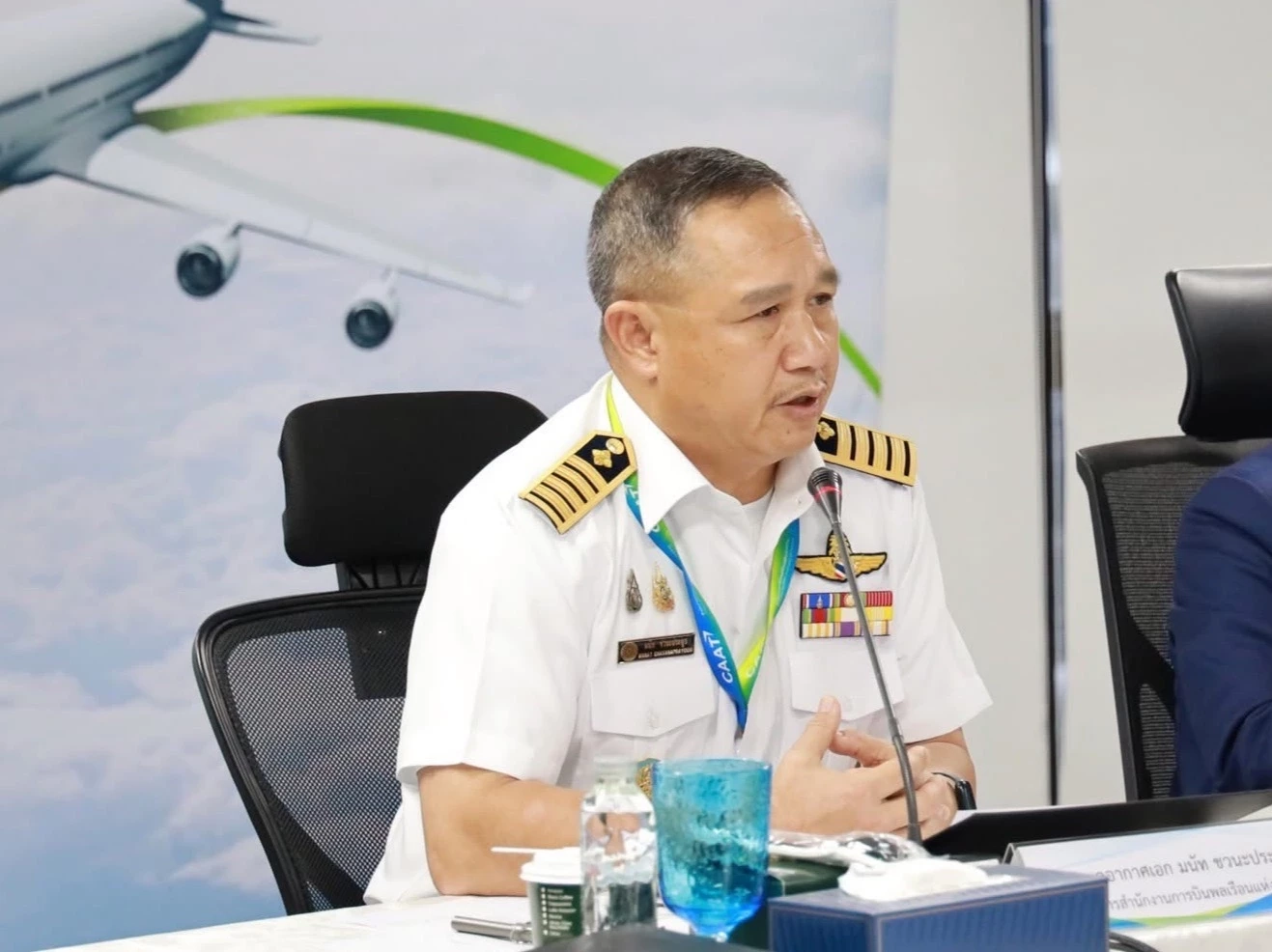 พลอากาศเอก มนัท ชวนะประยูร ผู้อำนวยการสำนักงานการบินพลเรือนแห่งประเทศไทย (CAAT) 