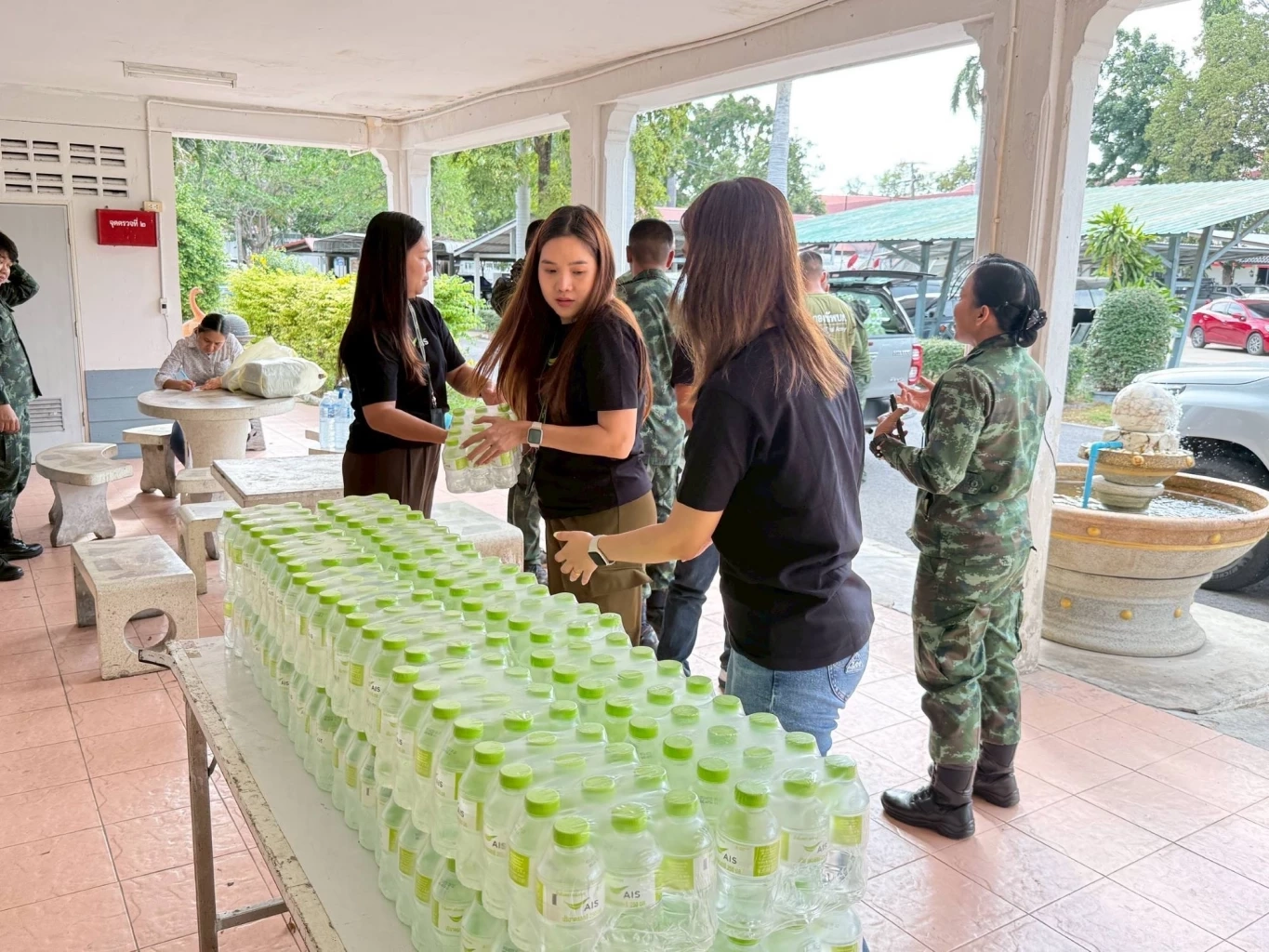 AIS เคียงข้างคนไทยในสถานการณ์ชายแดนไทย–กัมพูชา  ส่งถุงยังชีพ–เสริมระบบสื่อสาร พร้อมดูแลลูกค้าเต็มกำลัง