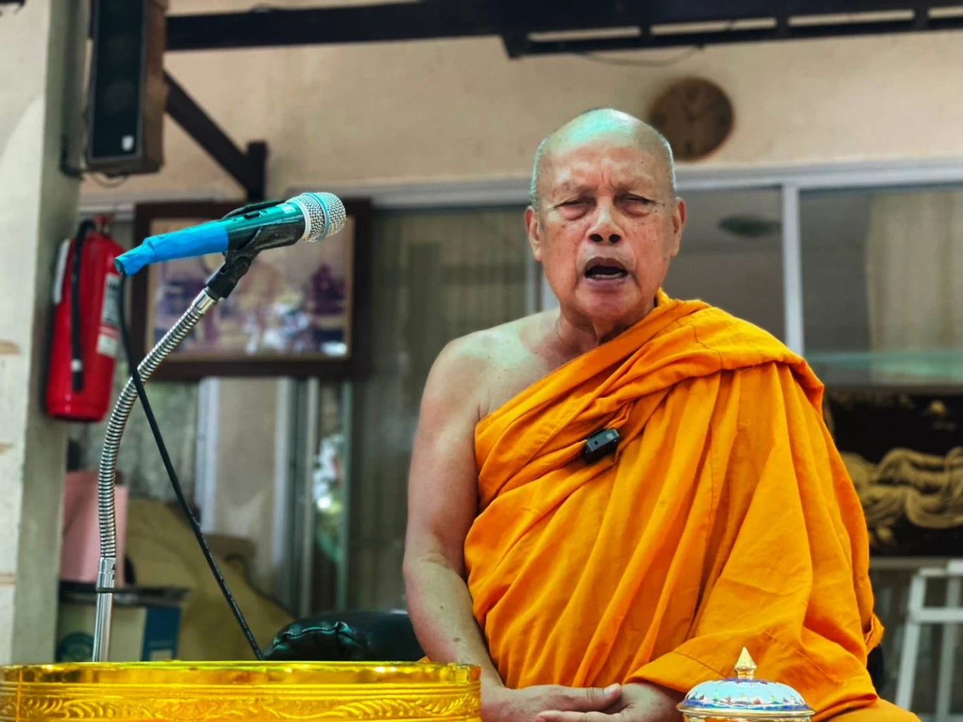 "พระพยอม" หนุนแนวคิด "สุชาติ" แยกเงินวัด-เงินพระ ชี้ตั้ง "ธนาคารพุทธศาสนา" อาจเป็นทางออกสางปัญหาเงินทอน