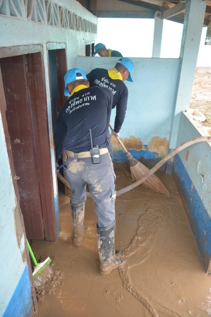 "ทัพอากาศ" ลุยฟื้นฟู "โรงเรียนบ้านแม่เปา" หลังถูกน้ำท่วมครั้งใหญ่