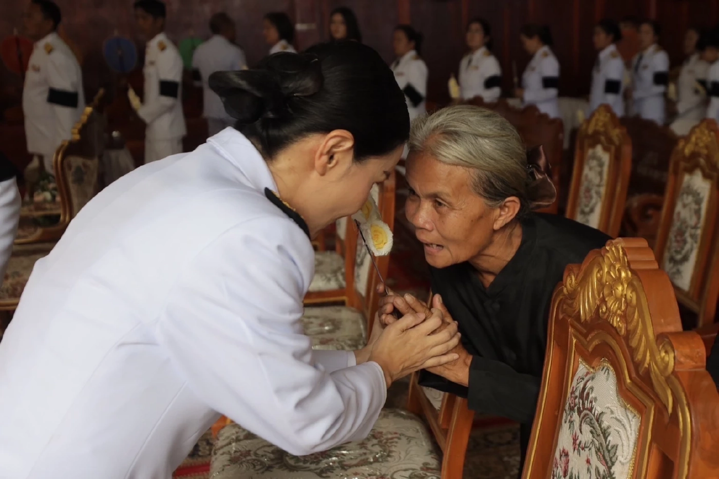 “รมว.นฤมล“ ร่วมพิธีพระราชทานเพลิงศพ เหยื่อเหตุไม่สงบชายแดนไทย–กัมพูชา