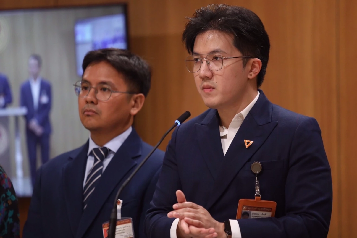 “วิโรจน์” จ่อฟื้นแคมเปญ “ล่าทหารขึ้นศาลพลเรือน” ของเพื่อไทย