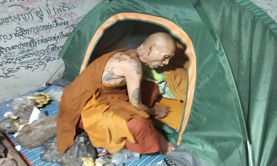 จับพระจำพรรษาเปรี้ยวปากอยากกินเหล้า เมาจนได้เรื่อง!