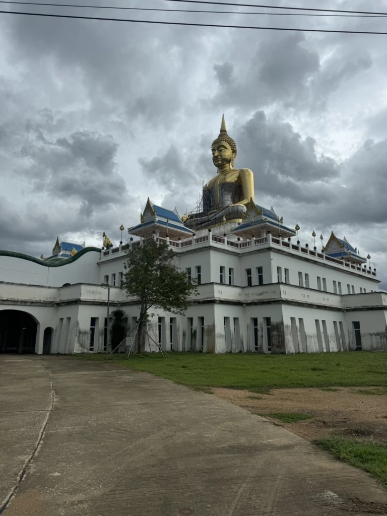 อึ้ง! "ทิดสฤษดิ์" นำเงินบริจาคเปย์ 2 สาว ไม่ต่ำกว่า 400 ล้านบาท