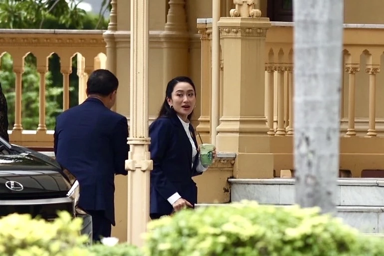”แพทองธาร“ เข้าบ้านพิษณุโลก รับมอบงาน ครม. ดัน \"ซอฟต์พาวเวอร์\" ภาพยนตร์ไทย-จัดเทศกาลดนตรี