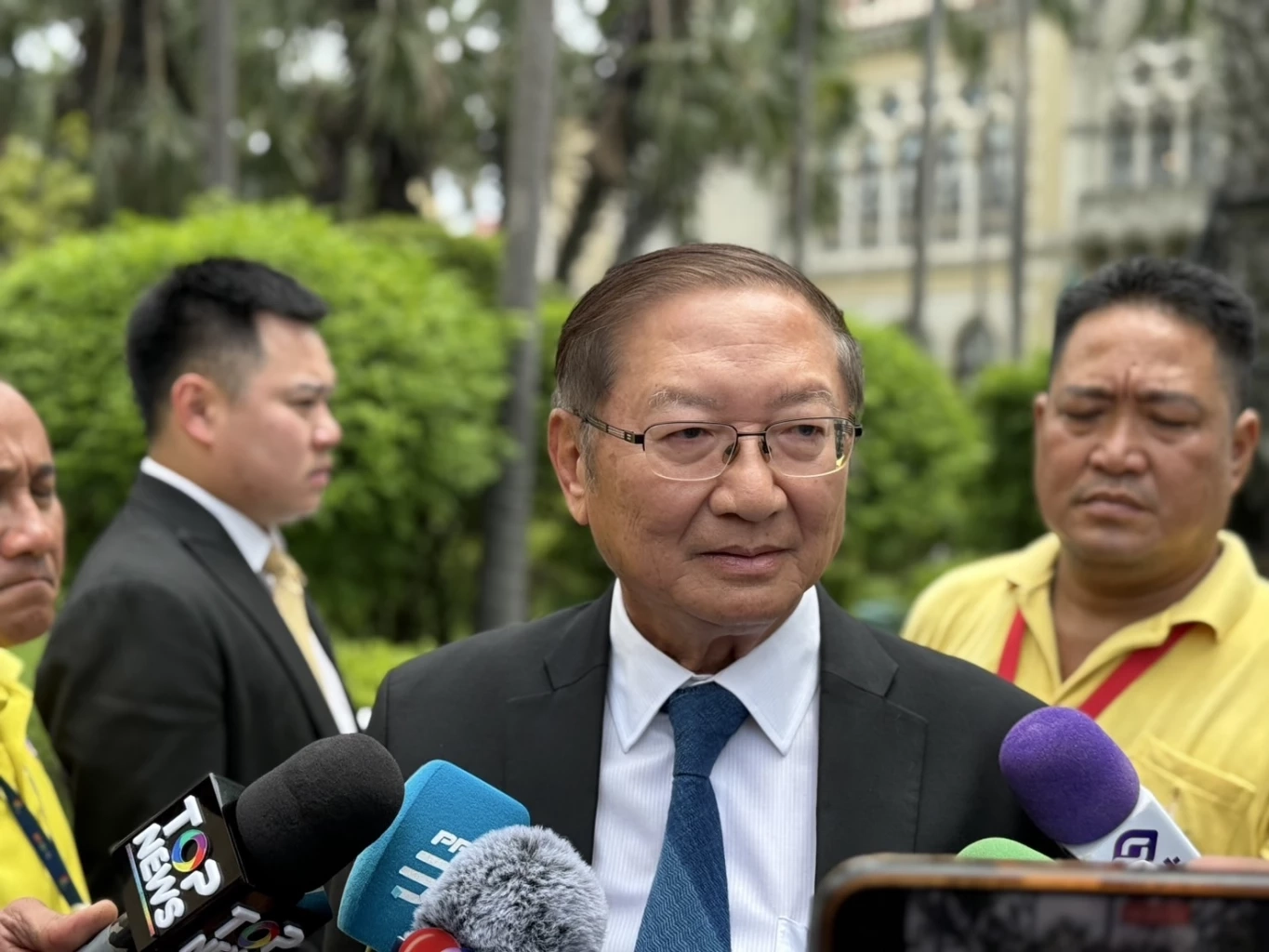 นพ.พรหมินทร์ เลิศสุริย์เดช เลขาธิการนายกรัฐมนตรี