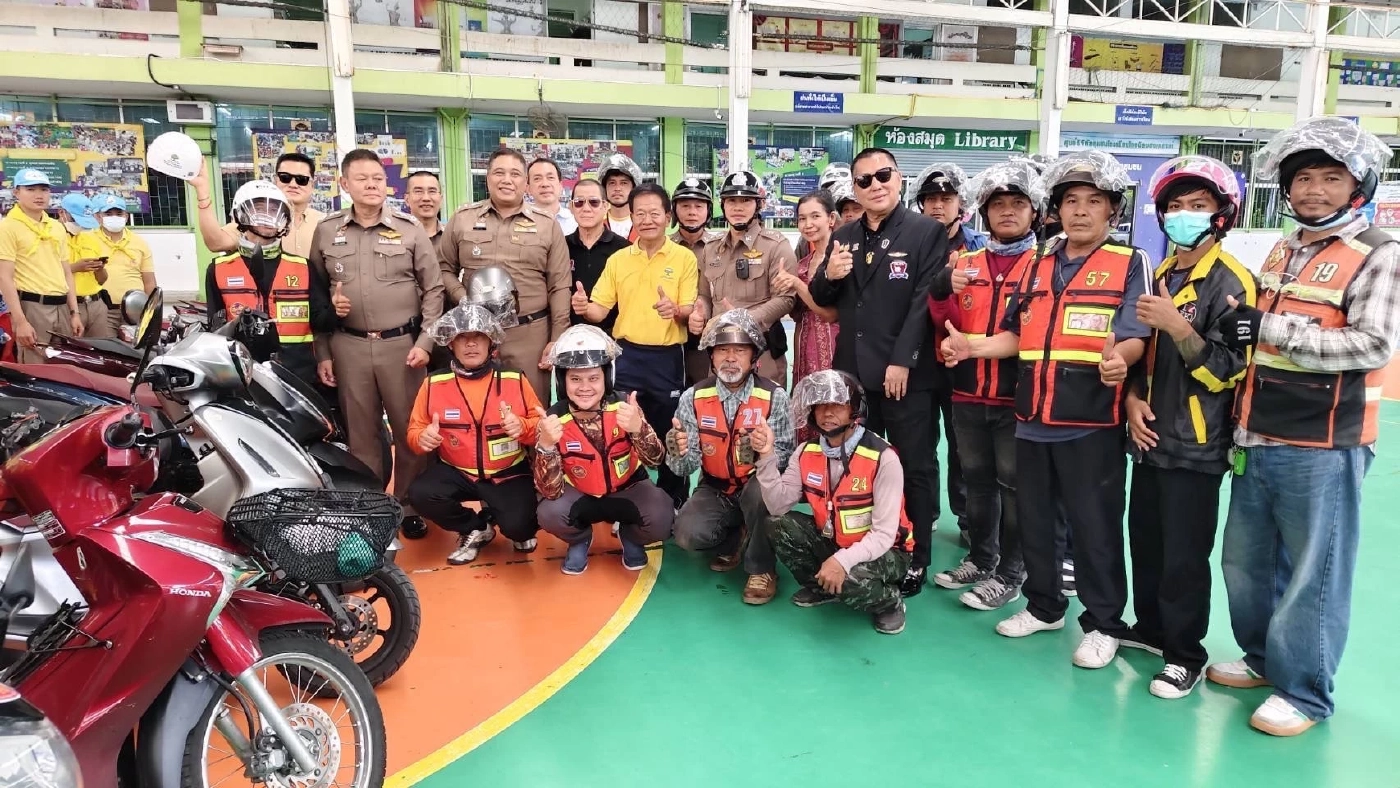 เดินหน้าโครงการถนนปลอดภัย ย่านบางเขน พร้อมรณรงค์สวมหมวกนิรภัย