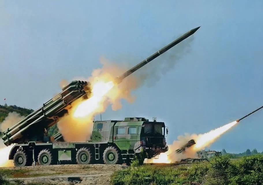 ทัพภาค 2 เตือนประชาชน เฝ้าระวัง กัมพูชายิง “PHL-03" วิถีไกล 130 กม.