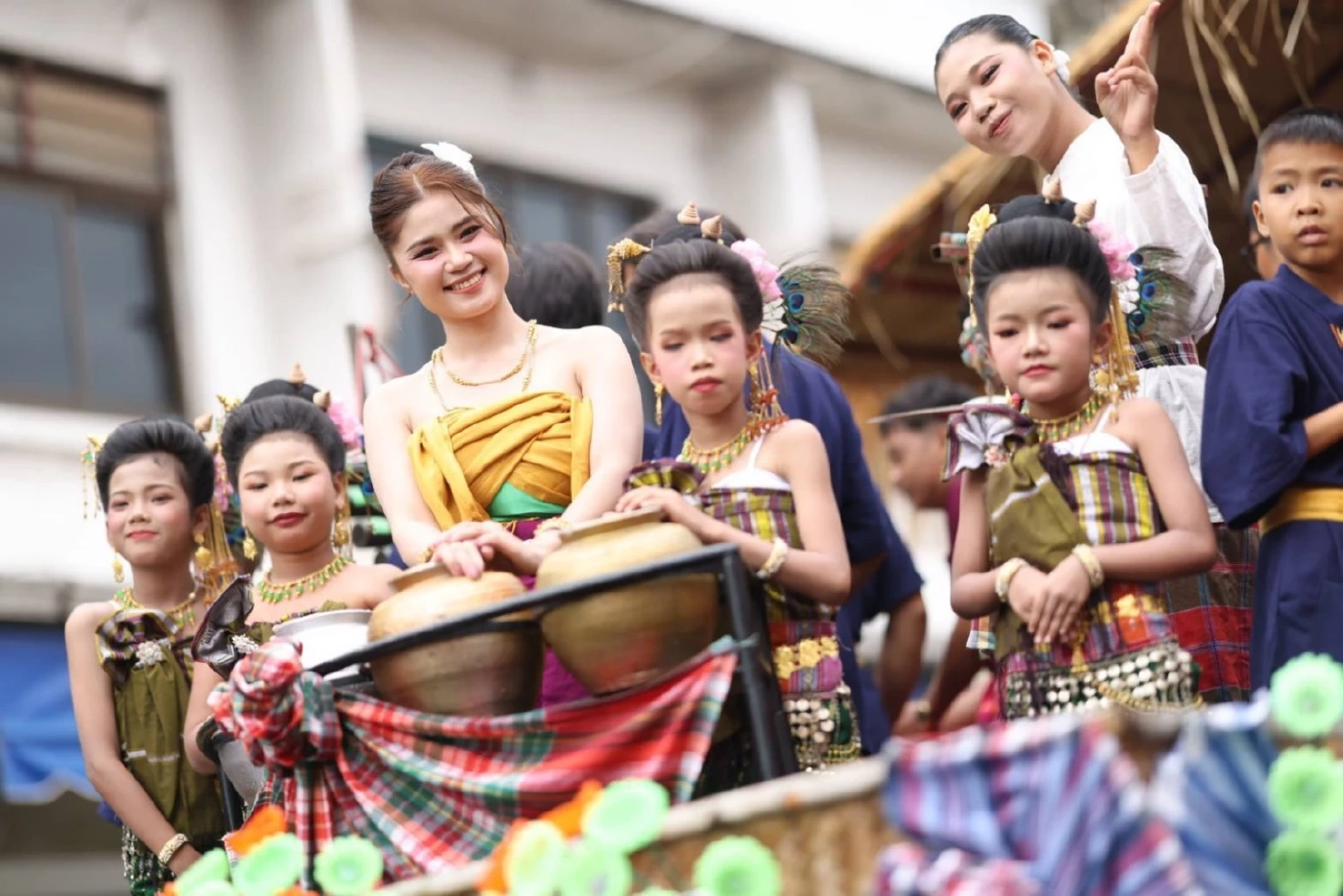 ธ.ก.ส. ร่วมขบวนประเพณีแห่เทียนพรรษา ปี 2568 จ.อุบลราชธานี