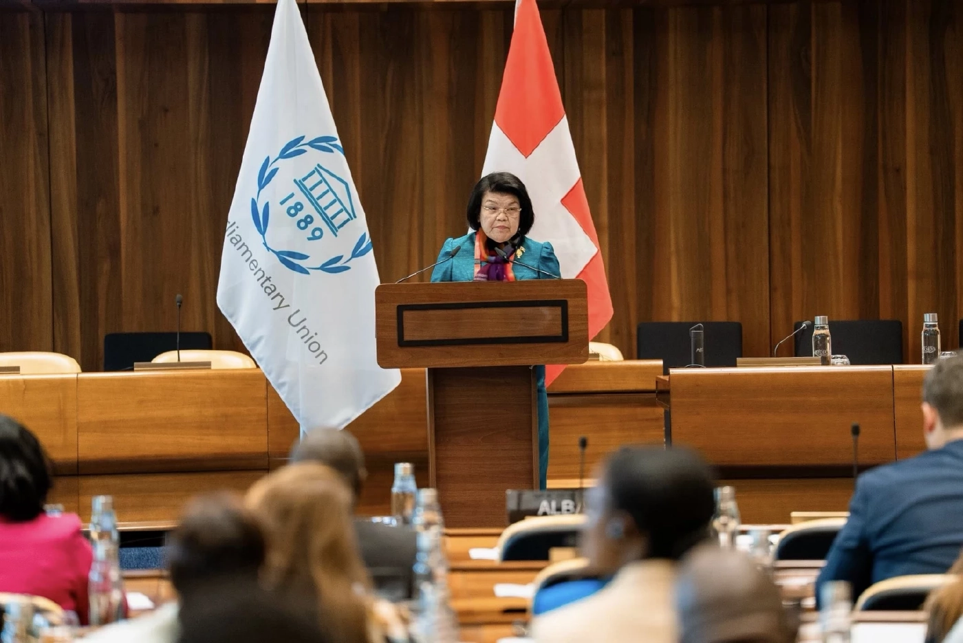 ประธานสภากัมพูชา บีบน้ำตาอ้างได้รับผลกระทบจากการโจมตีของไทย