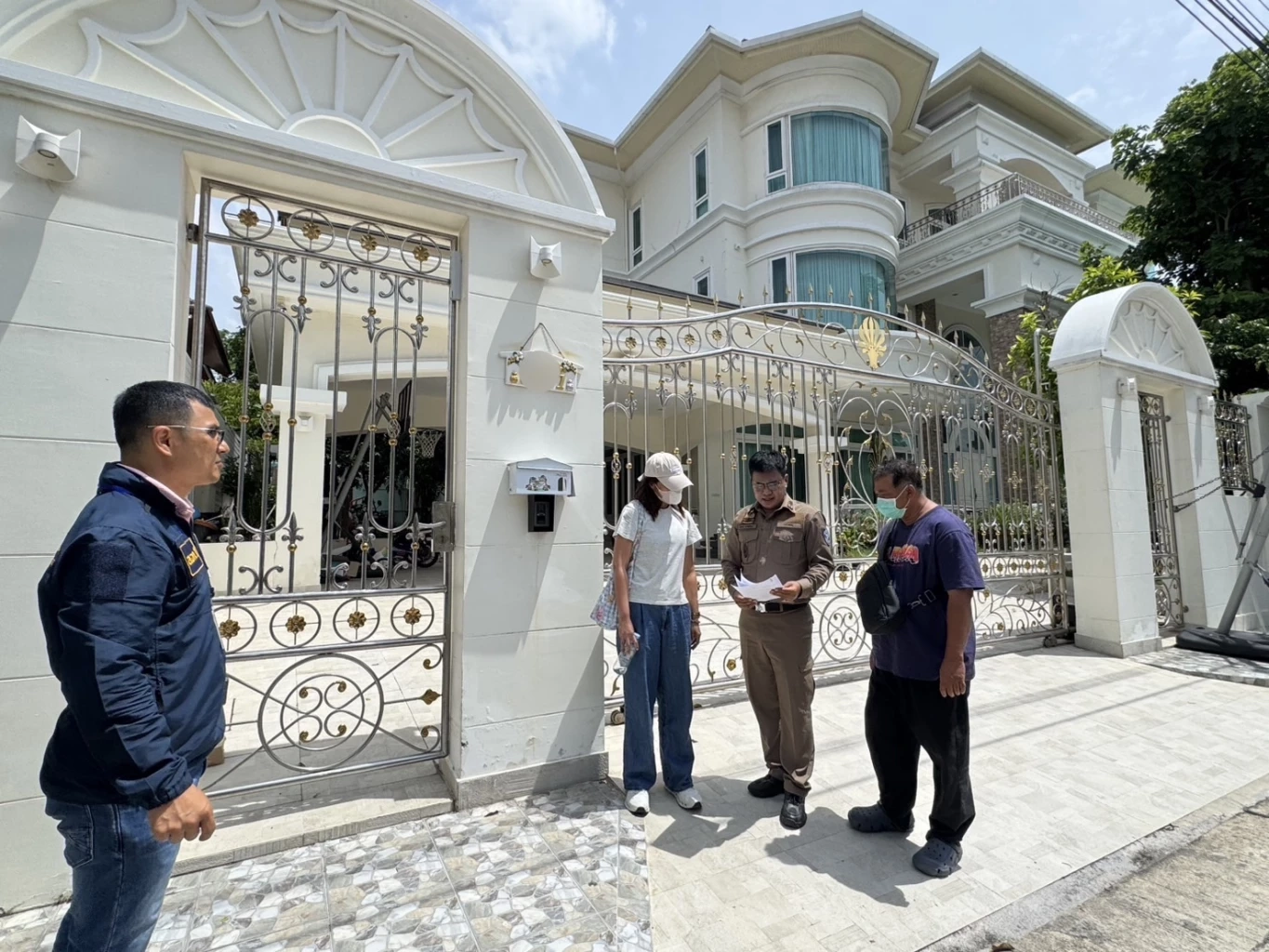 คฤหาสน์หรู ใน ซอยเฉลิมพระเกียรติ ร.9 ของ น.ส.ภูเฌอหลิน ลูกสาวของนายก๊ก อาน 